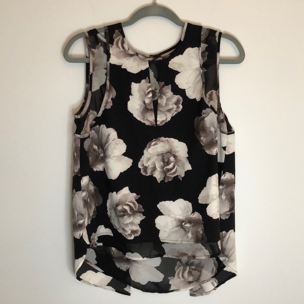 Simply Vera Wang Black Floral Sleeveless Blouse